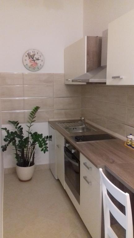 פורץ Apartment Lili מראה חיצוני תמונה