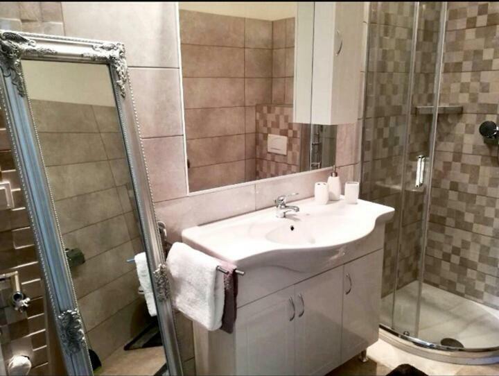 פורץ Apartment Lili מראה חיצוני תמונה
