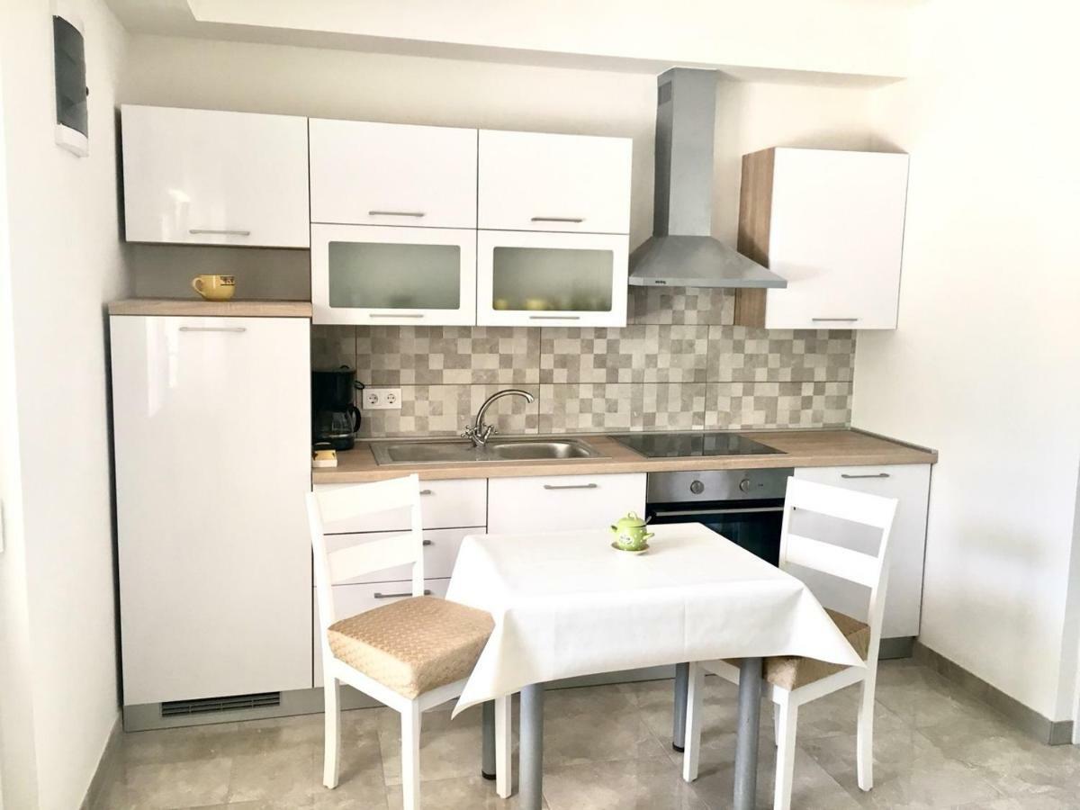 פורץ Apartment Lili מראה חיצוני תמונה